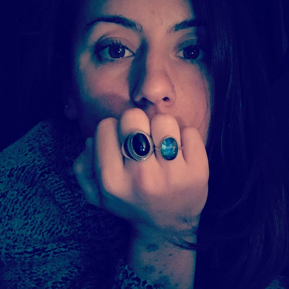 Meet your Posher, Mikaila - Picture 1 of 1